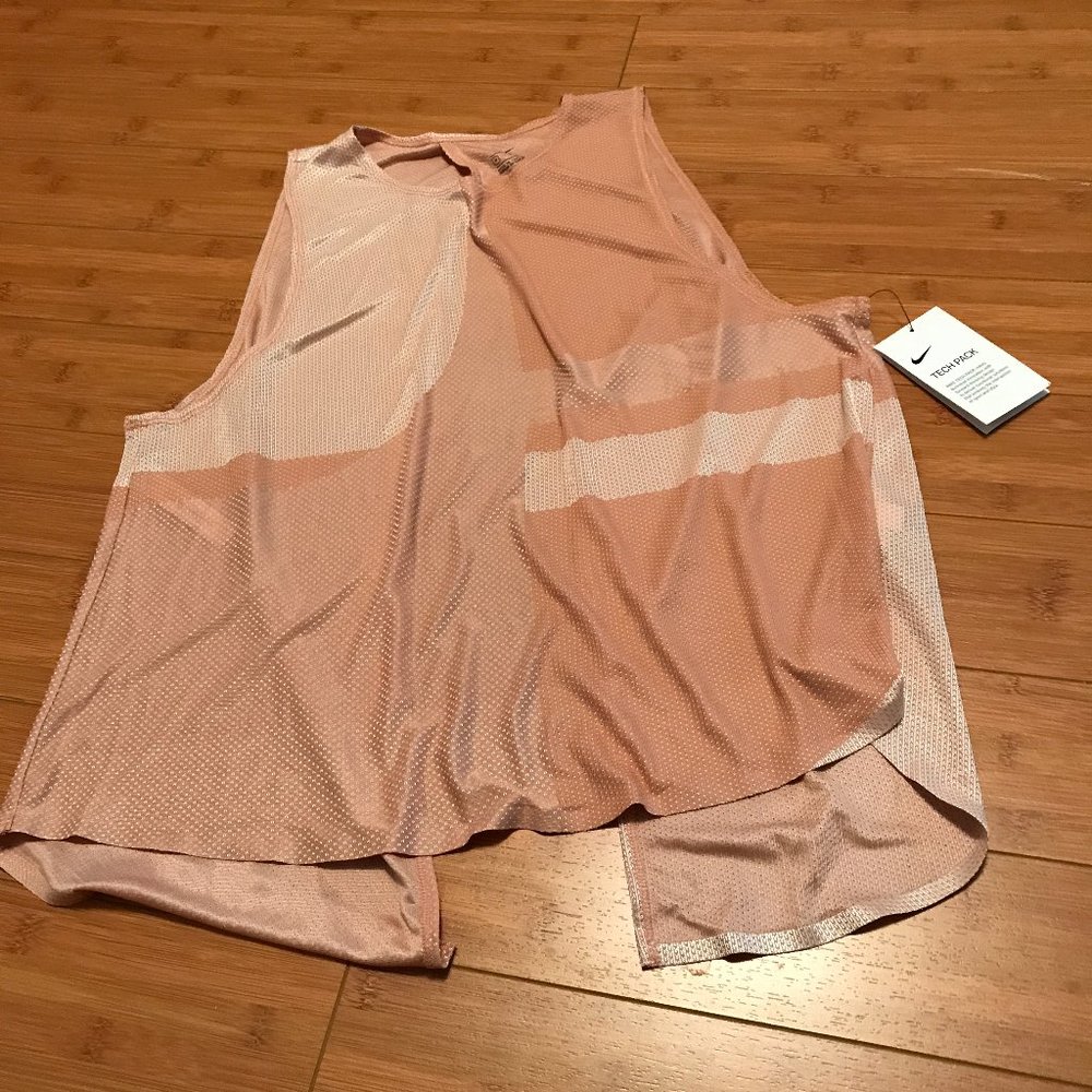 Nike Yoga Shirt (M)